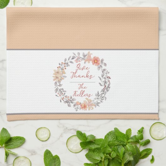 Weich orangefarbener Blumenkranz personalisiert Geschirrtuch (Gefaltet)