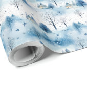 Weich pastellfarbene blaue Winterlandschaft Geschenkpapier (Rolleneckpunkt)