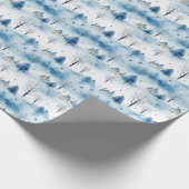 Weich pastellfarbene blaue Winterlandschaft Geschenkpapier (Ecke)