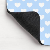 Weich pastellfarbene, hellblaue und weiße Herzen Mousepad (Ecke)