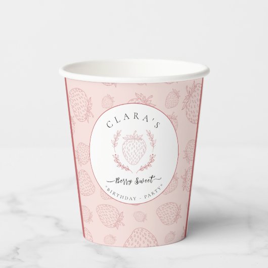 Weich rosa Erdbeermuster Geburtstag Pappbecher (Rückseite)
