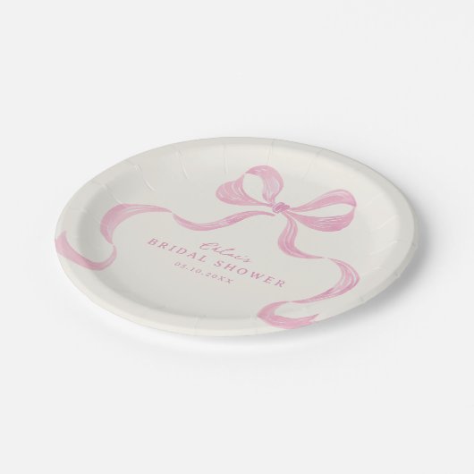 Weich rosa Handgezeichnetes Brautparty Pappteller (Schrägansicht)