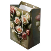 Weich rosa Rosen Herzbukett Valentin Mittlere Geschenktüte (Rückseite Schrägansicht)