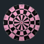 Weich rosa und schwarz dartscheibe<br><div class="desc">Weich rosa und schwarz gestrichene Platine</div>