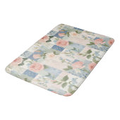 Weich zartes, blumenrosa und blaues Patchwork Badematte (Schrägansicht)