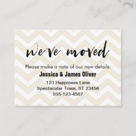 Weiche, beige und weiße Zickzack "We ve Moved"-Kar Visitenkarte