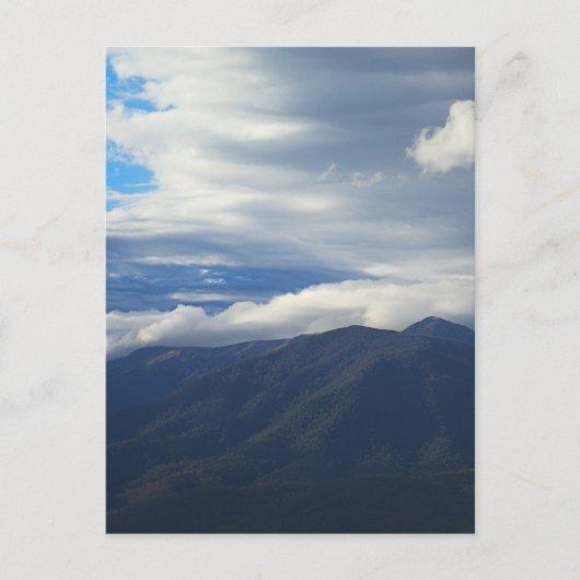 Weiche Beleuchtung über dem Bogong Postkarte (Vorderseite)