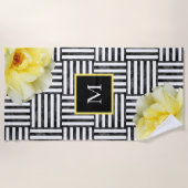 Weiche gelbe Rosen Schwarz-Weiß-Streifen Strandtuch (Vorderseite)