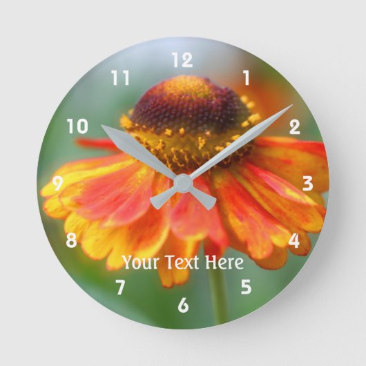 Weiche Orangen- und Gelbzinniger Blume Runde Wanduhr (Vorderseite)