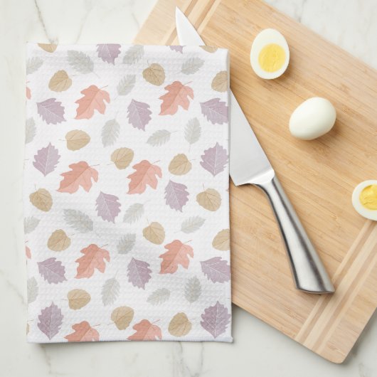 Weiche Pastel Fall Leaf Muster | Minimalistischer Geschirrtuch (Viertel Falte)