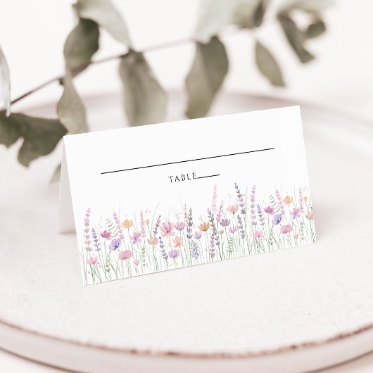 Weiche Pastell-Blumen-Wildblumen-Hochzeitsplatzkar