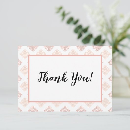 Weiche Peachy Blush Damask Dankeskarte (Stehend Vorderseite)