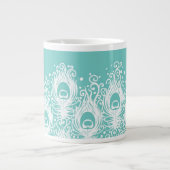Weiche Pfauenfedern Jumbo-Tasse (Vorderseite)