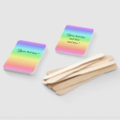 Weiche Regenbogenfarben auf einem Set von Handvent Fächer (Non-assembled)