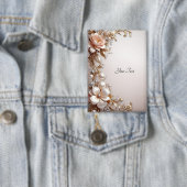 Weiche rosa und weiße Blumen Knopf Button (Insitu)