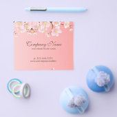 Weiche Rosa- und Weiße Frühlingsblumen Natürlicher Flyer (Einzeln)