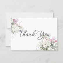 Weiche Rose Blumen und Grünpflanzen