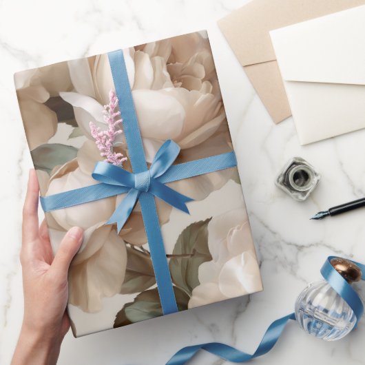 Weiche weiße Rose Beige Blumenmuster  Geschenkpapier (Schenken)