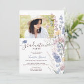 Weiche Wildblumen Wasserfarbe 4-Foto-Abschluss Einladung (Stehend Vorderseite)