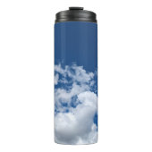 Weiche Wolken Thermosbecher (Vorderseite)