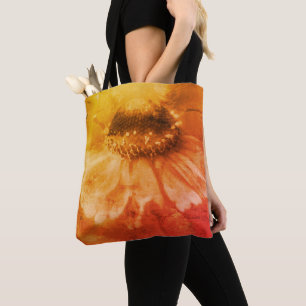 Weiche Zinnia Gänseblümchen-Blume in sepiafarbenem Tasche