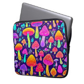 Weicher Nebel: Cartoon-Pilz-Patch Laptopschutzhülle (Vorderseite Links)