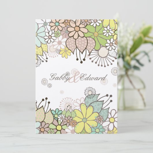 Weicher neutraler Blumengarten Hochzeitsstube Einladung (Stehend Vorderseite)