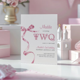 Weicher rosa Schleife zweites Geburtstagsmädchen  Einladung