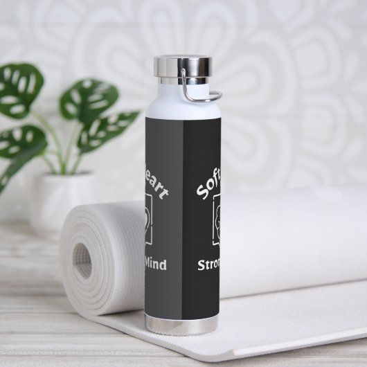 Weiches Herz, starke Gedanken - Zitat zur emotiona Trinkflasche (Yoga)