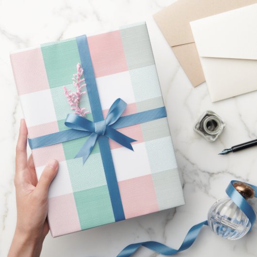 Weiches Pastell-Rosa-Mint-Gingham-Weiß-Karomuster Geschenkpapier (Schenken)