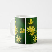 Weichgelbe Wildblumen Kaffeetasse (Vorderseite Links)