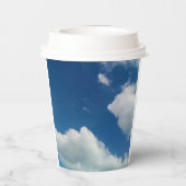 Weichheit gegenüber den Wolken Pappbecher (Rückseite)