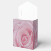 Weichrosa Rosen und Gipskraut Geschenkschachtel (Geöffnet)