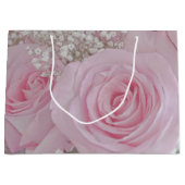Weichrosa Rosen und Gipskraut Große Geschenktüte (Vorderseite)