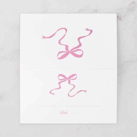 Weichtrosa geklappte Platzkarte (Außenseite Aufgefaltet)