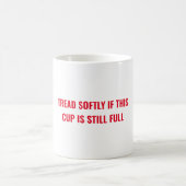 Weichzeichnen, wenn der Becher voll ist Kaffeetasse (Mittel)