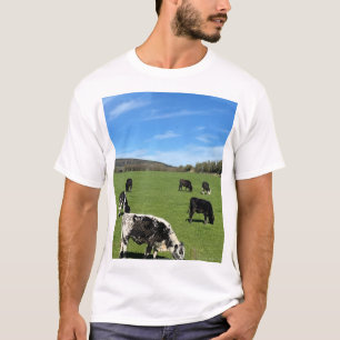 Weide im grünen Feld T-Shirt
