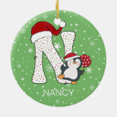Weihnachten Alphabet N Weihnachtsmannmütze Pinguin Keramik Ornament (Hinten)