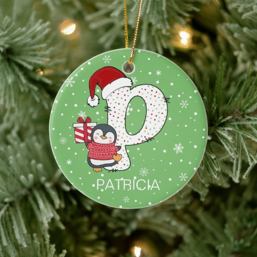 Weihnachten Alphabet P Weihnachtsmannmütze Pinguin Keramik Ornament (Baum)