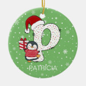 Weihnachten Alphabet P Weihnachtsmannmütze Pinguin Keramik Ornament (Vorne)