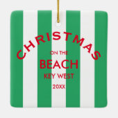 Weihnachten am Strand Custom Green Cabana Streifen Keramikornament (Rückseite)