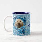 Weihnachten - blaue Schneeflocke - Goldendoodle Zweifarbige Tasse (Links)