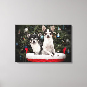 Weihnachten Chihuahua ist in einem roten Korb Leinwanddruck