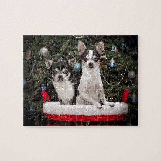 Weihnachten Chihuahua ist in einem roten Korb Puzzle (Horizontal)