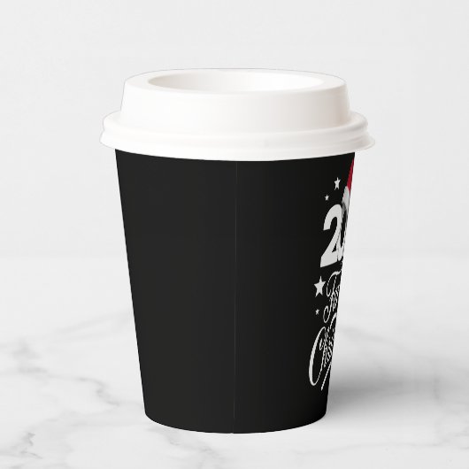 Weihnachten der Familie 2024 Matching Pajama Santa Pappbecher (Rechts)