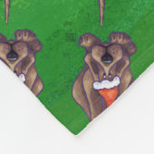 Weihnachten des Hundes auf Grün Fleecedecke (Ecke)