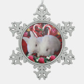 Weihnachten für Bunnies Schneeflocken Zinn-Ornament (Vorderseite)