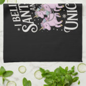 Weihnachten glaube ich an Weihnachten und Einhörne Geschirrtuch (Gefaltet)