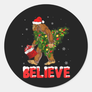 Weihnachten glaubt Bigfoot Funny Weihnachten Baum Runder Aufkleber