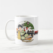 Weihnachten, glücklicher Junge spielen mit Spielze Kaffeetasse (Links)